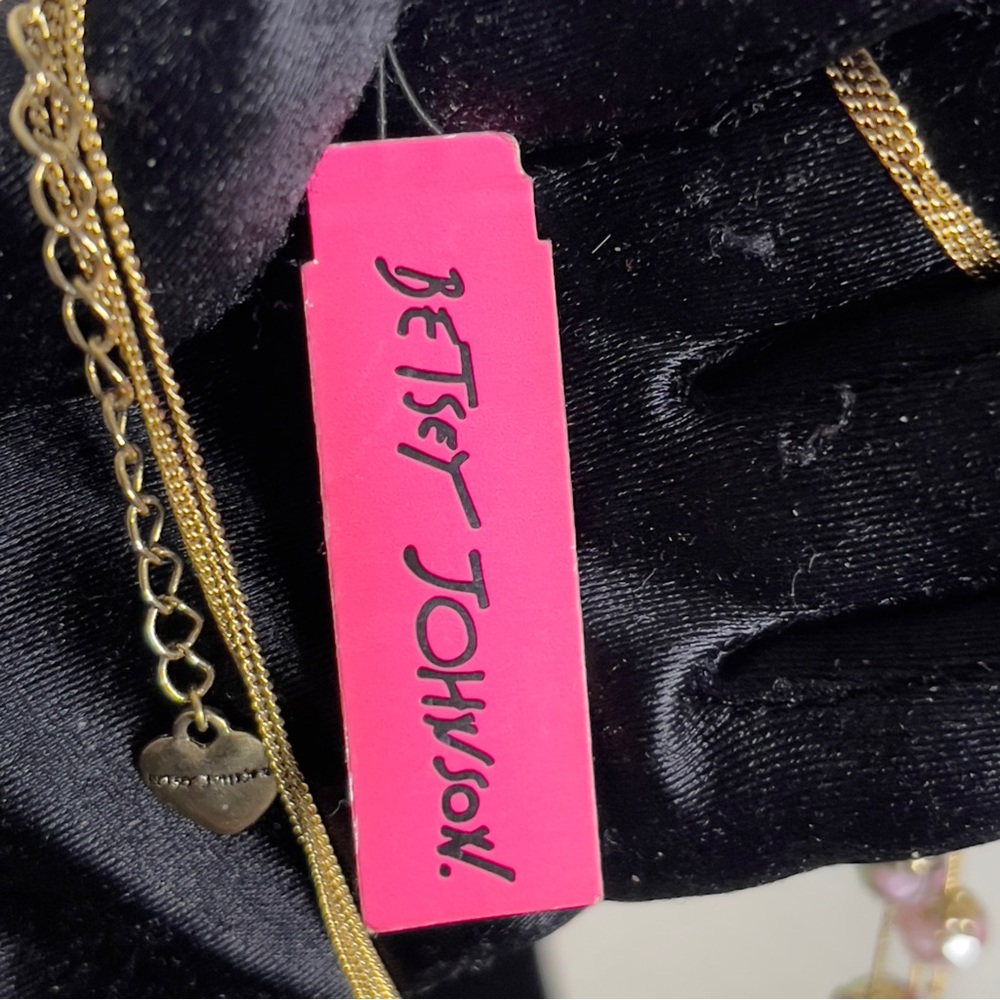 NWT Betsey Johnson Tzarina Cascade Rose Beaded Necklace On A Tri Gold Tone Chain - Picture 9 of 10